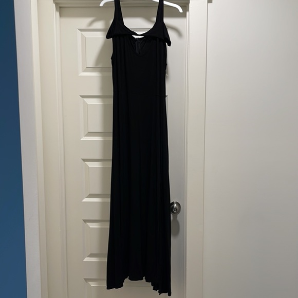 Long black gown, with slight split and simple strap across the chest! - Picture 2 of 2